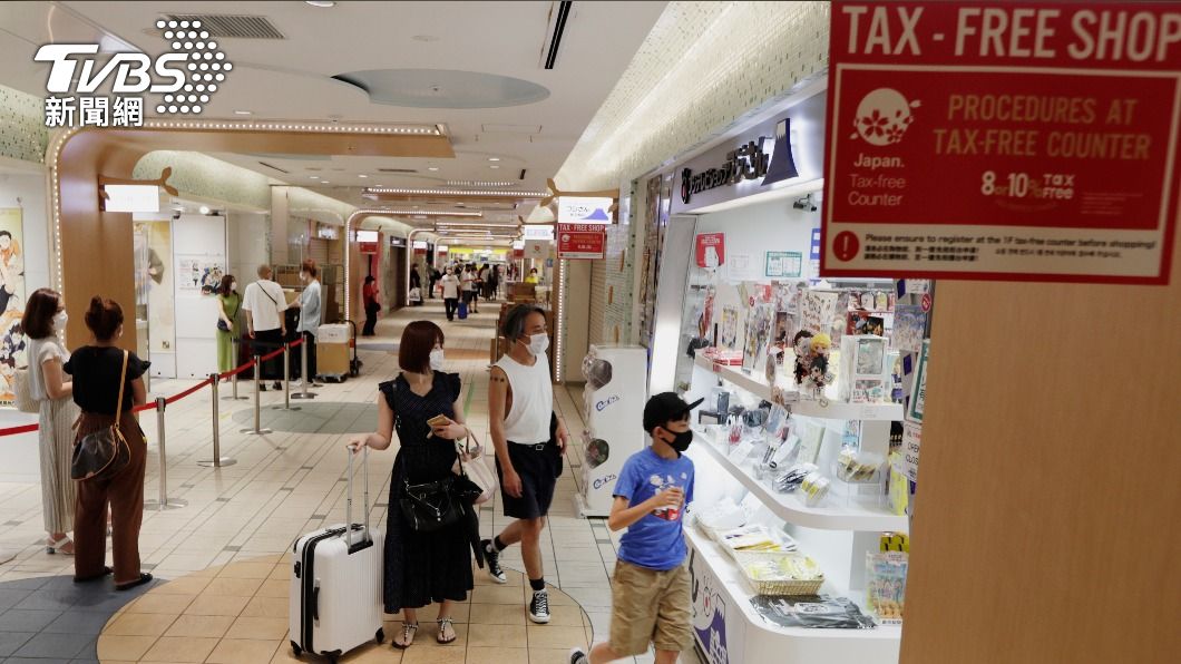 日本的免稅店、精品店一向十分受到觀光客歡迎。(圖/達志影像美聯社)