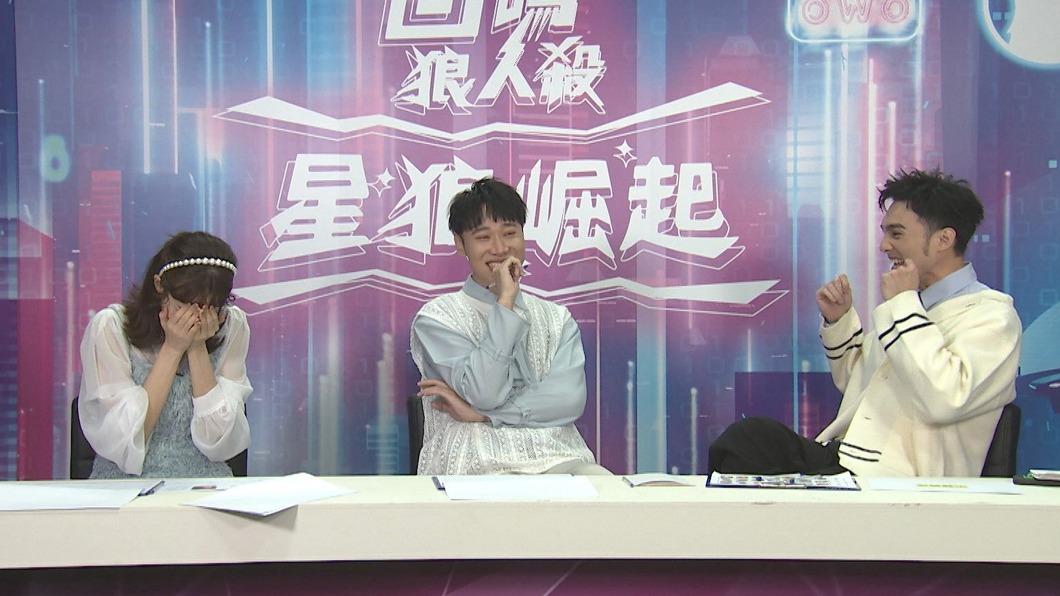 小賴(中)罕見對選手們動情。(圖/八大提供)
