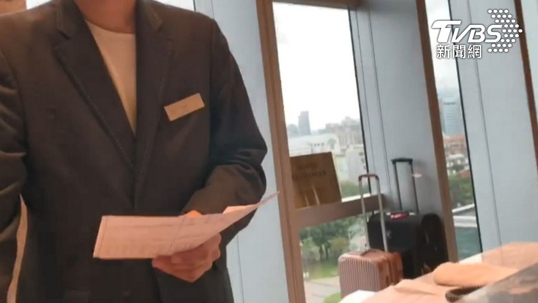 台北知名飯店櫃台很缺人?他狂收面試邀約 網看這點秒懂