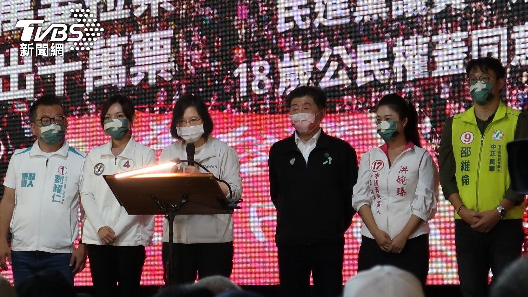 民進黨台北市長候選人陳時中今(16)日晚間將到萬華龍山寺「廟口開講」,總統蔡英文到場站台。(圖/林至柔攝)