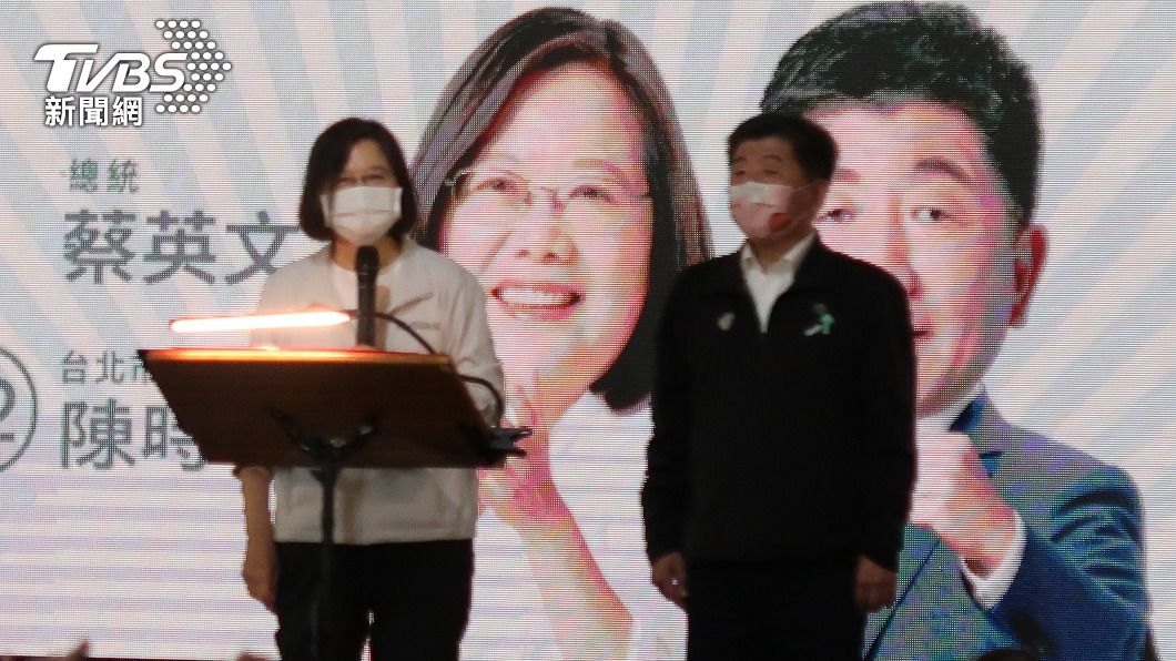 民進黨台北市長候選人陳時中今(16)日晚間將到萬華龍山寺「廟口開講」,總統蔡英文到場站台。(圖/林至柔攝)