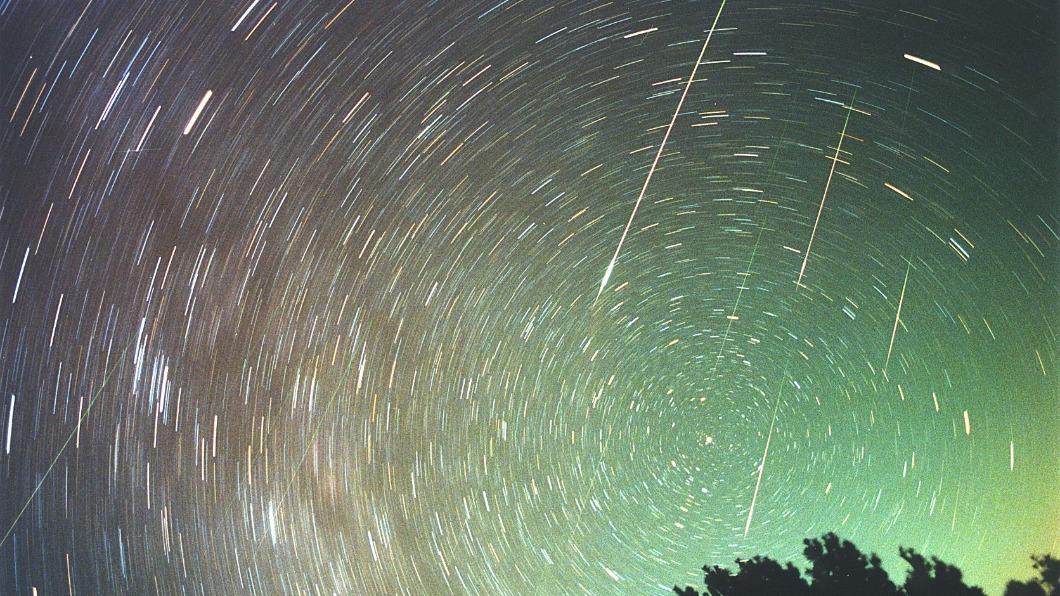 獅子座流星雨曾於2001年達到高峰量。(圖/翻攝自臺北市立天文科學教育館官網)