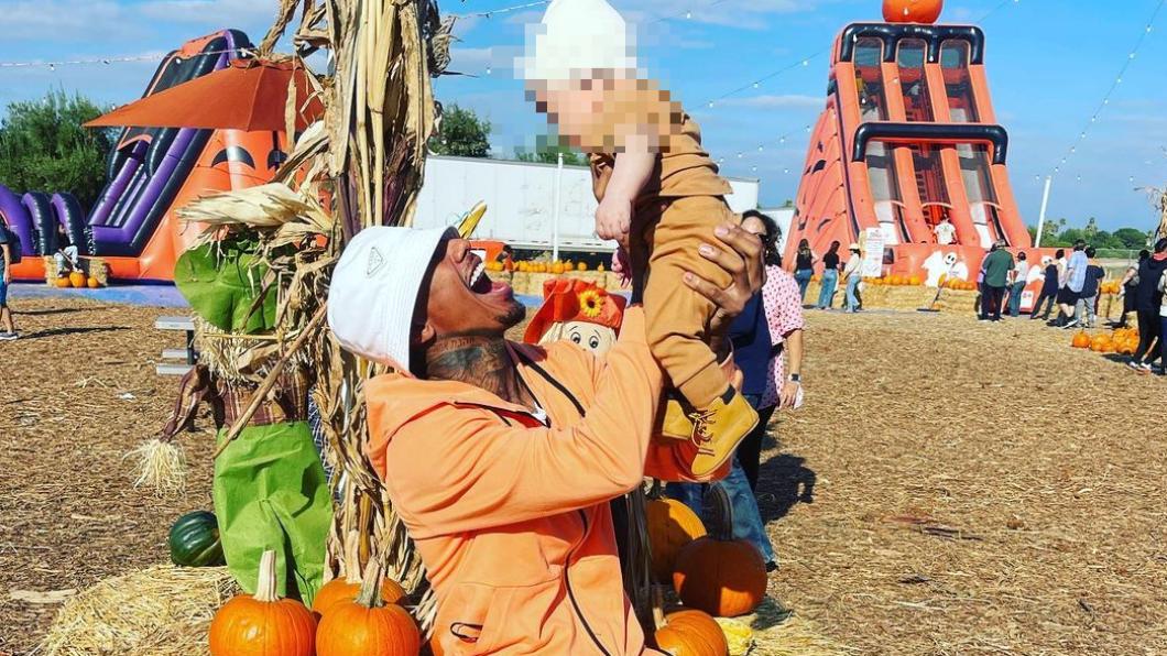 尼克肯能共與5名不同的女子，生下12個孩子。（圖／翻攝自 @nickcannon IG）
