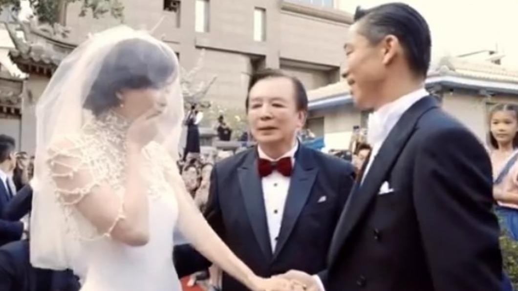 林志玲甜蜜告白AKIRA。(圖/翻攝自林志玲臉書)