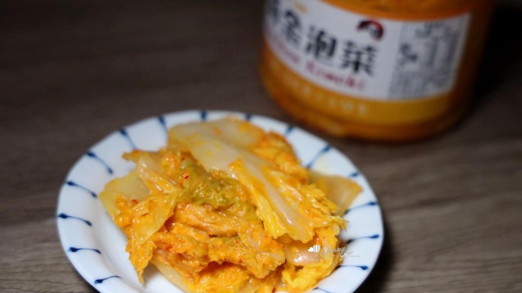 推薦可以加購黃金泡菜搭配烤雞一起吃。（圖／ifunny 艾方妮的遊樂場提供）