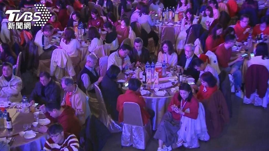 尾牙按年資抽獎!他熬6年「不滿公司規則改了」一票人不挺