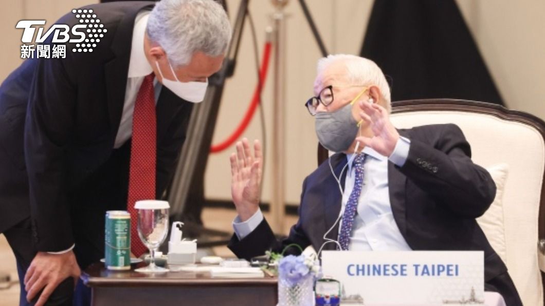 張忠謀出席APEC峰會 主動起身與戴琪短暫晤談