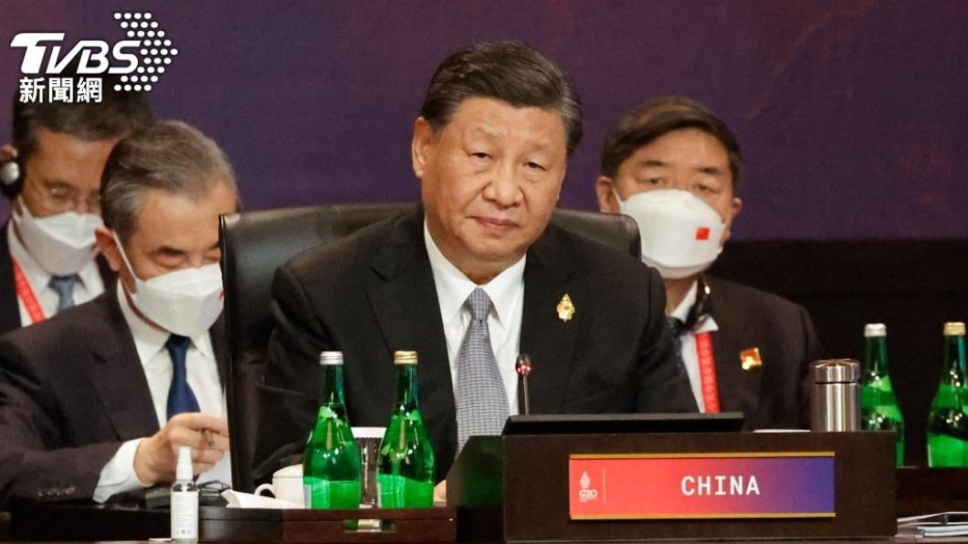 想跟習近平握手換來點頭 泰總理手伸空中尷尬摸鼻