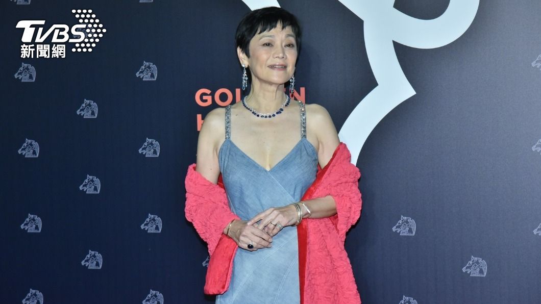 金馬紅毯/張艾嘉低胸春光四射 超優雅氣場10度爭后