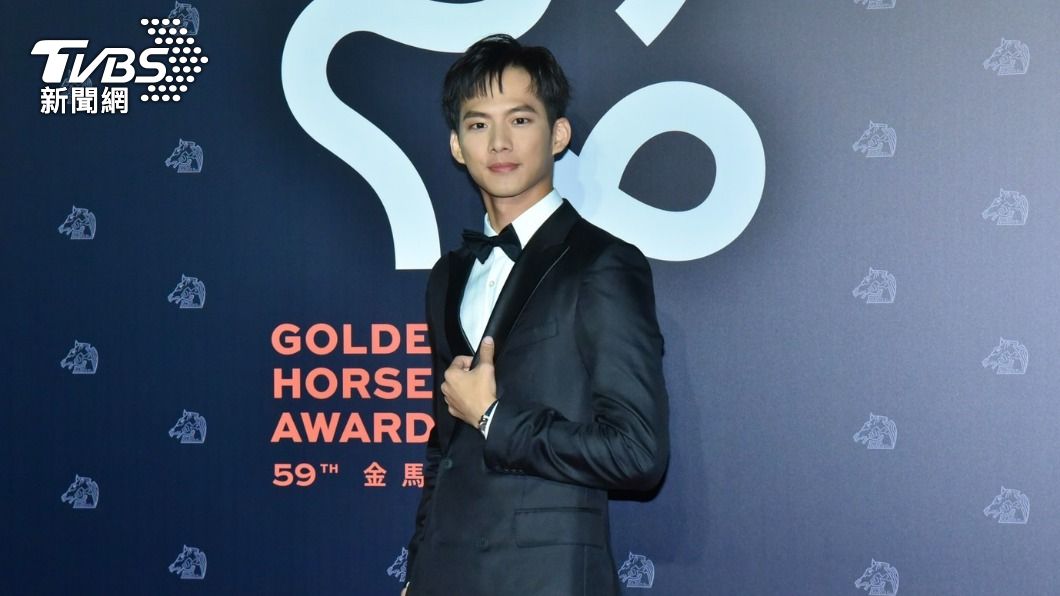 金馬紅毯/超尷尬!吳念軒脫口「3字」踩雷 遭黃秋生不留情吐槽