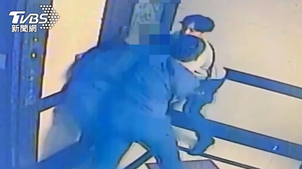 這裡有通緝犯！男不想入獄四處躲藏　遭舉報竟還推擠警