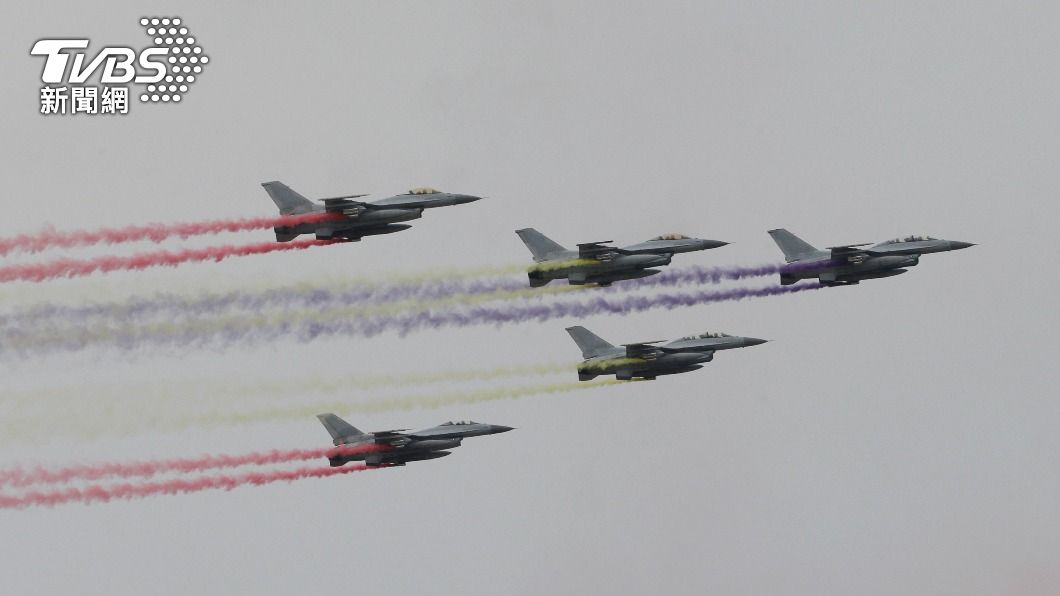 南韓空軍KF-16戰機墜毀 飛行員緊急彈射逃生