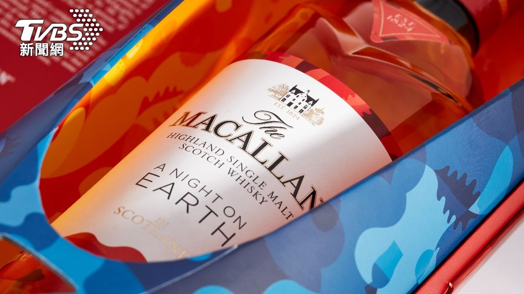 《麥卡倫春宴系列 – 蘇格蘭新年 A Night On Earth In Scotland 2022年限定版 43%》。（圖／麥卡倫提供）