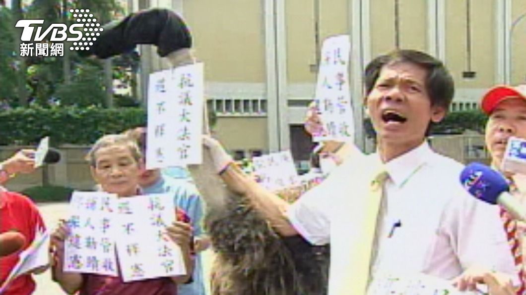 柯賜海帶鴕鳥暗喻鴕鳥心態。（圖／TVBS資料畫面）