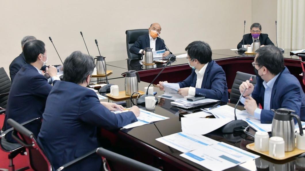 行政院長蘇貞昌今(21)日上午8時召開擴大防疫會議。(圖/行政院提供)