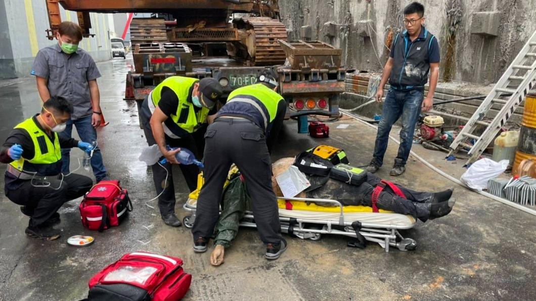 救護人員趕到現場後送醫急救 仍不治身亡 (圖/民眾圖供)