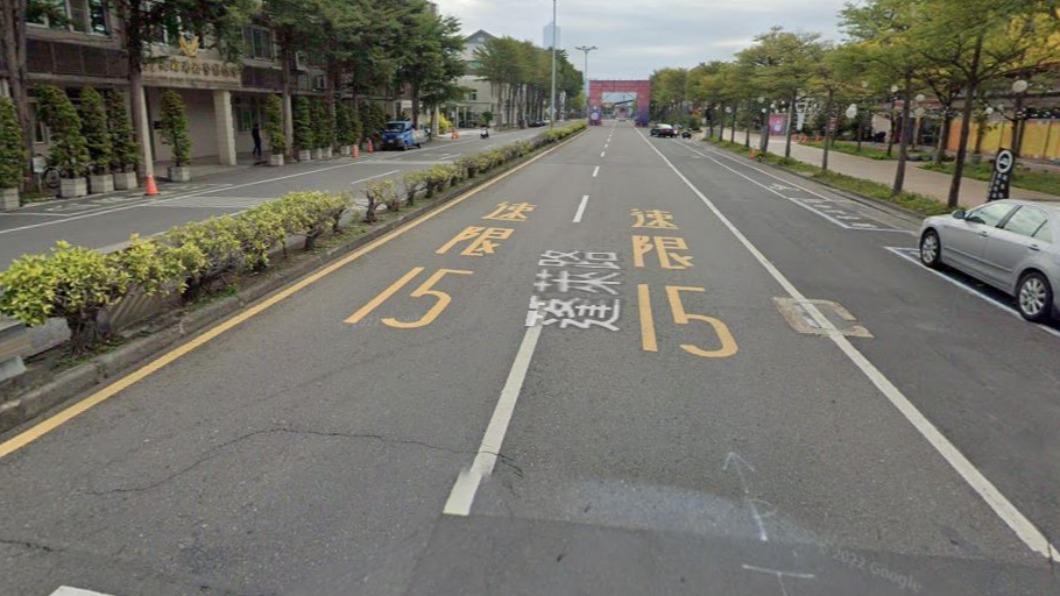 高雄大路限速15公里!用路人傻眼罵翻 真相曝光超暖心