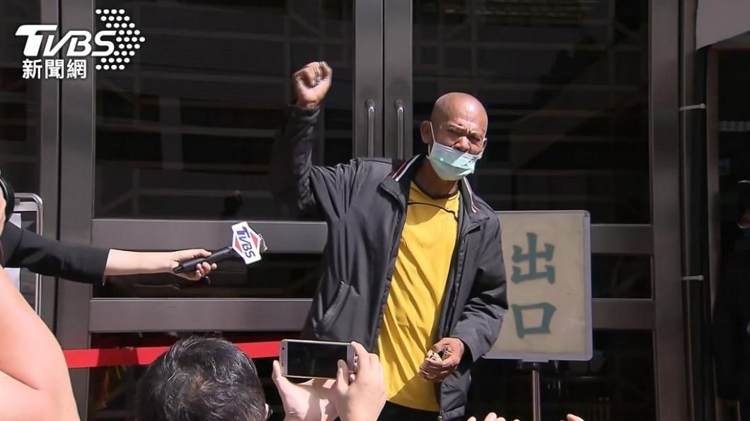 抗議天王柯賜海。(圖/TVBS)