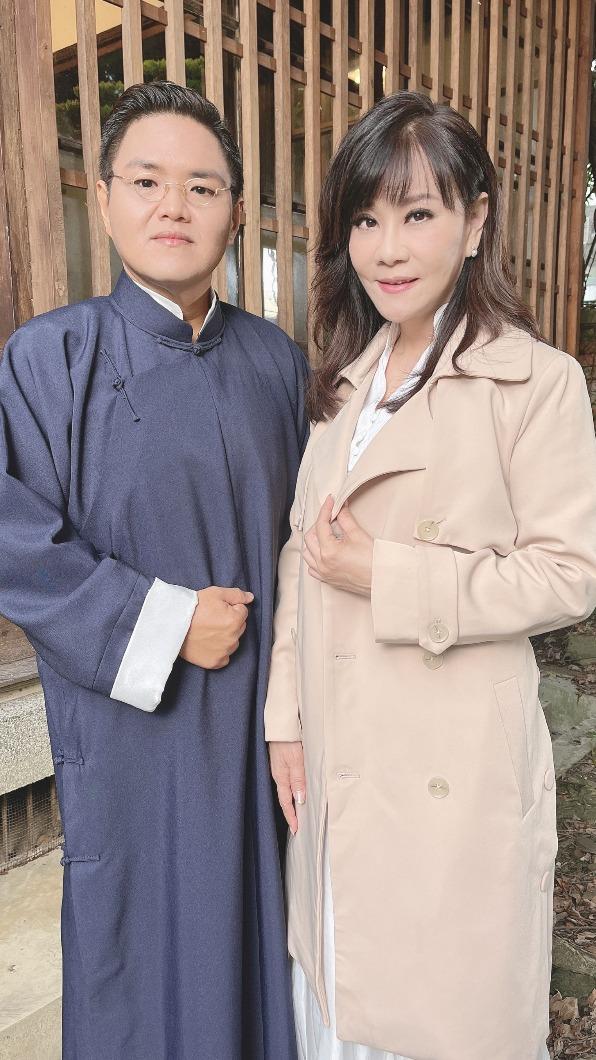 龍千玉(右)與新人李學宸(左)合作新歌。