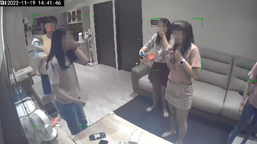 當下所有人都張著嘴巴愣在原地約7秒鐘。(圖/翻攝自爆怨公社)