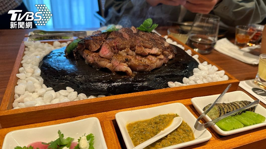 自然牛肋眼 - 慢燉手撕牛小排 Rib Eye - Barbacoa。(圖/葉韋辰攝)