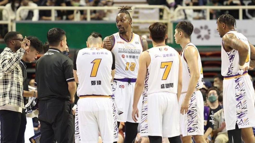 霍華德笑說，在雲豹打球彷彿讓他回到了高中。（圖／翻攝自Dwight Howard IG）