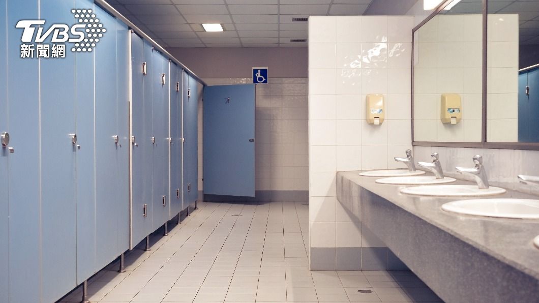 原PO被阿姨誤會要進男廁。（示意圖／shutterstock達志影像）