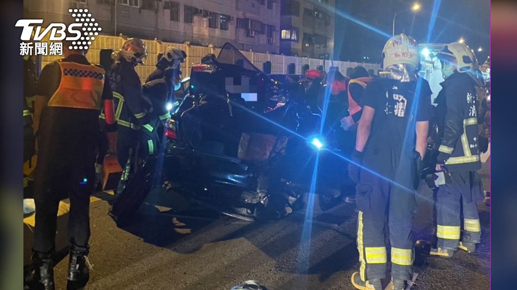 重機騎士追撞計程車慘死!駕駛「未開燈」釀禍 下場曝