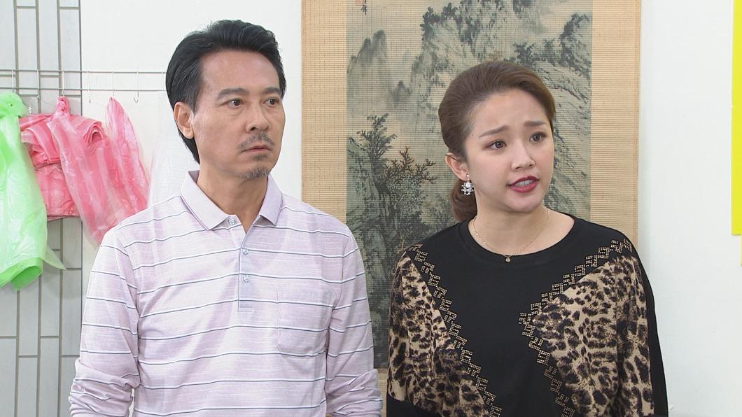 尹昭德(左)劇中暖爸的形象擄獲不少觀眾的心。(圖/民視提供)