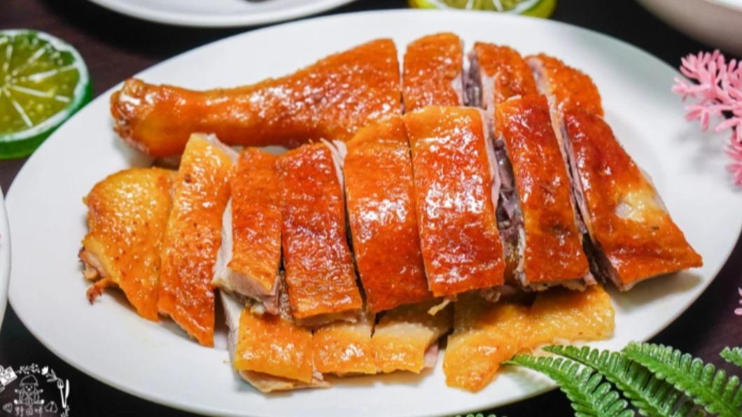 「焦糖燻鴨」是店內招牌。(圖/野田咩的美食書國提供)
