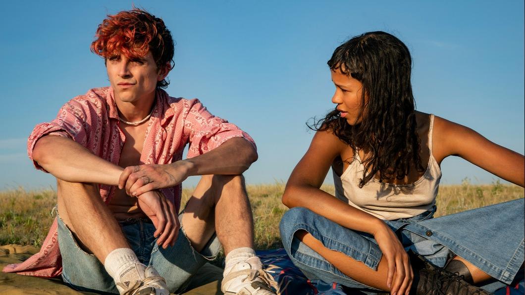 提摩西夏勒梅（Timothée Chalamet）、泰勒羅素。（圖／華納提供）