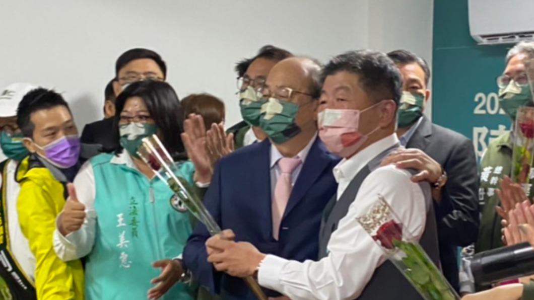 民進黨台北市長候選人陳時中今上午繼續進行中正、萬華區的車掃。(圖/吳紹瑜攝)