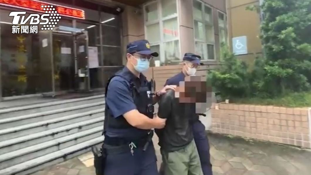 員警將人逮捕移送法辦。（圖／TVBS）