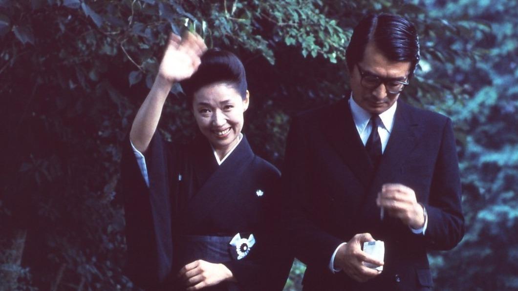 宮本信子與山崎努飾演夫妻。(圖/双喜電影提供)