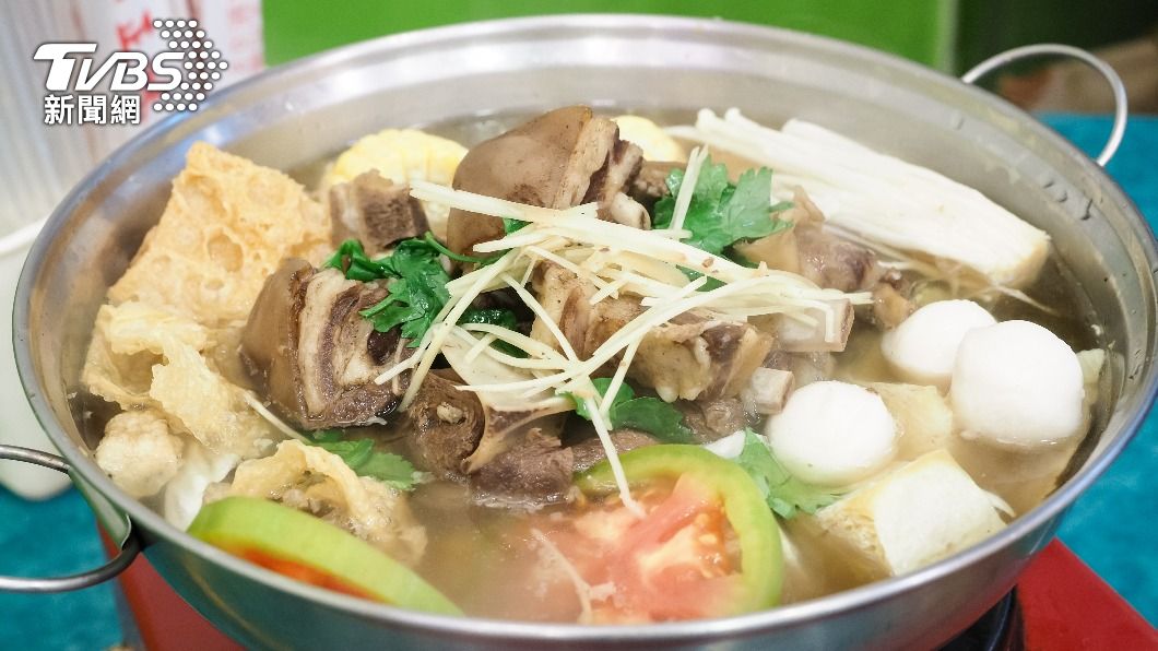 許多人冬天會吃羊肉爐。(示意圖/shutterstock達志影像)