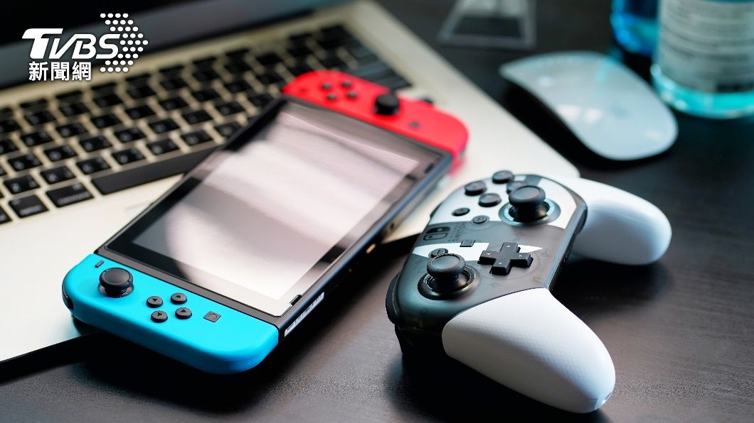蝦皮購物Switch 主機+健身環大冒險 更於22點整推出破盤價3999元。（示意圖／shutterstock達志影像）