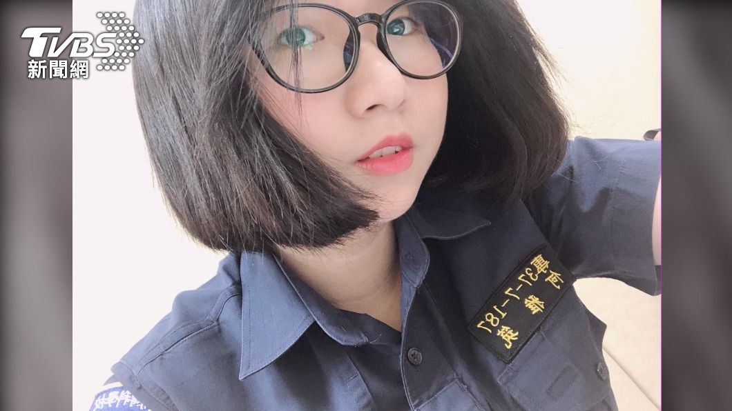 通緝犯原先看到女警還脫口罩聊天想蒙混過去,沒想到還是被逮。(圖/TVBS)