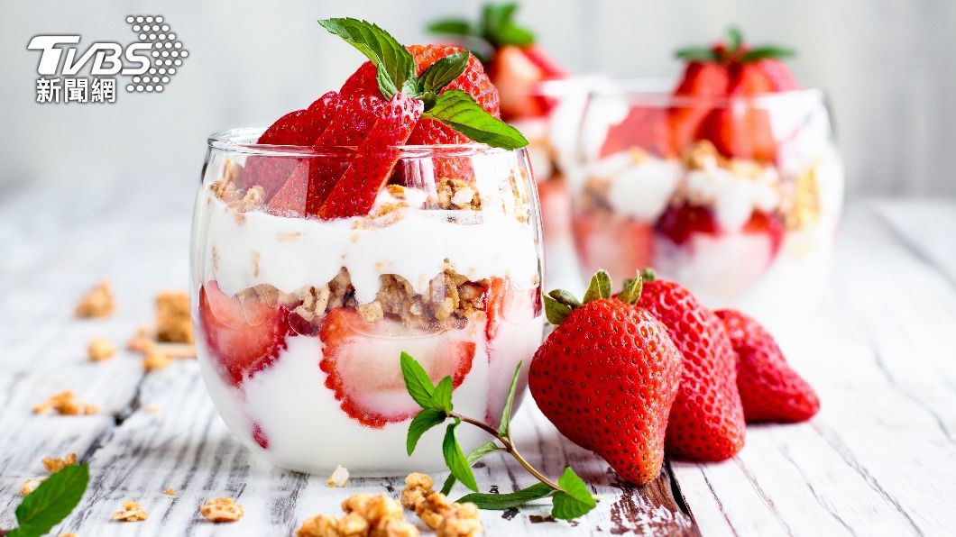 許多人認為吃甜點能帶來幸福感。(示意圖/shutterstock達志影像)