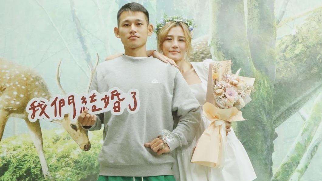 「草屯囝仔」阿倉套牢《食尚》女記者 「省略求婚」劉佳佳竟也點頭嫁