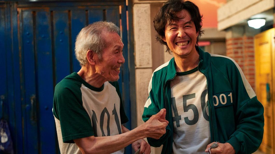 吳永洙（左）因演出《魷魚遊戲》走紅。（圖／Netflix提供）