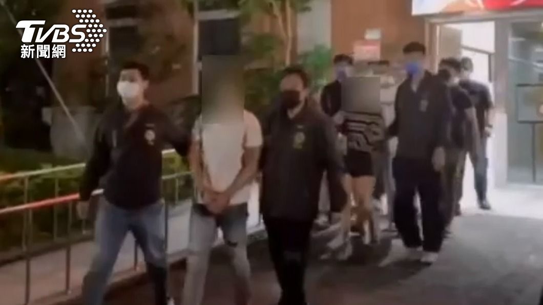 4嫌遭警方移送。（圖／TVBS）