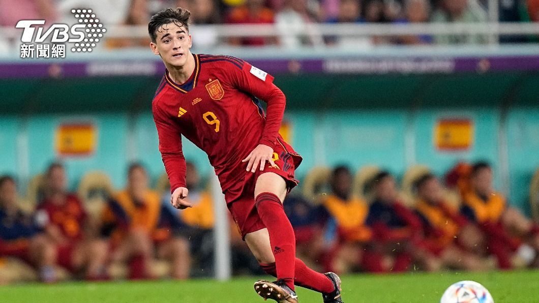 18歲西班牙中場Gavi是世界盃史上第2年輕進球者(右)。(圖/達志影像美聯社)