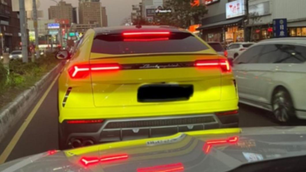不少網友提到如果是開黃色的超跑，就不會有人以為是計程車。（圖／翻攝自PTT）