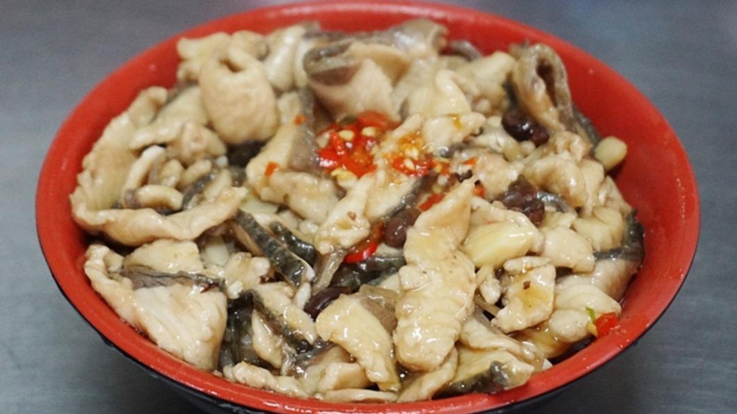 「虱目魚蓋飯」(90元),是三重超夯的早餐之一。(圖/PEKO の Simple Life提供)