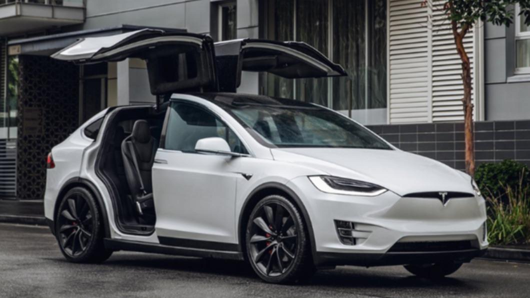 諷Model X會致命!特斯拉不爽提告 車主判賠+登報道歉