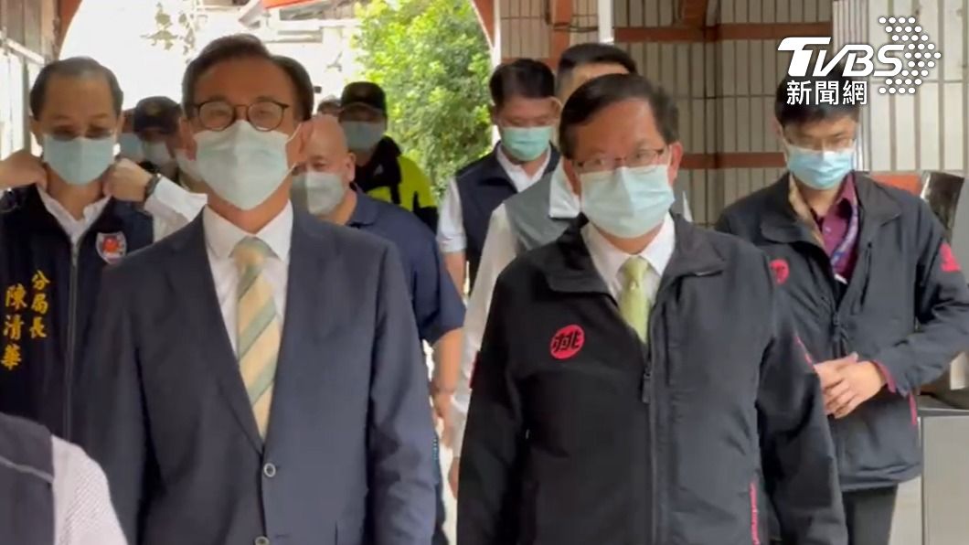 帶頭違規?鄭文燦投票「沒戴口罩」 網怒了:請開罰