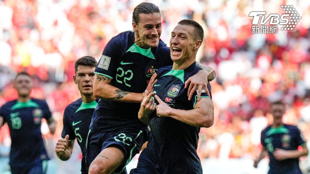 杜克(右)上半場的重要進球,讓澳洲以1:0擊敗突尼西亞。(圖/達志影像美聯社)
