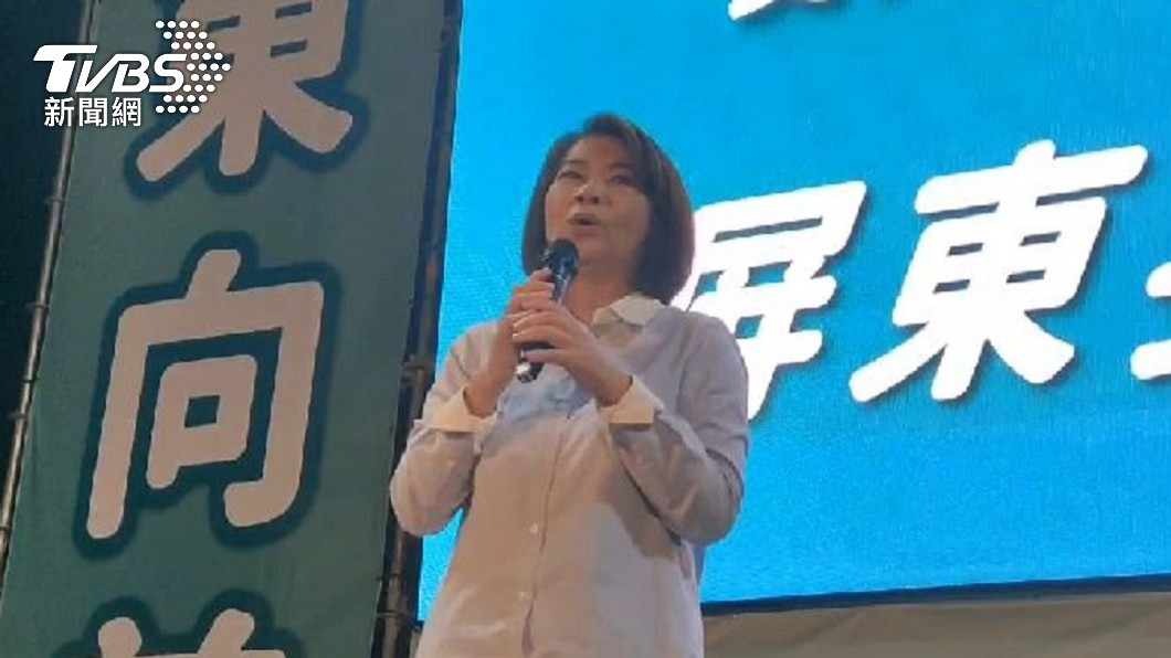 周春米在晚間8點50分自行宣布當選。(圖/TVBS)