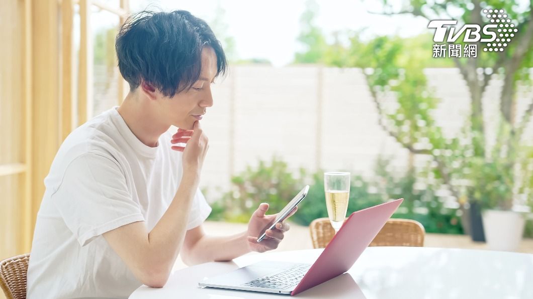 疫情後日本人媒體接觸時數增加。(示意圖/shutterstock 達志影像)