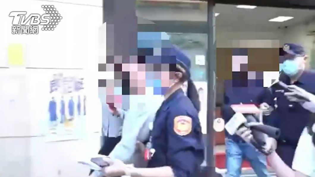 涉嫌毆打警員的歐姓、楊姓男子被警方移送法辦。（圖／TVBS）